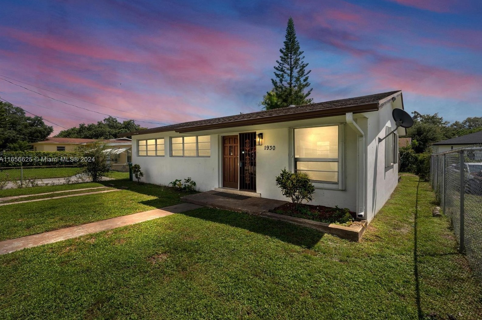 1930 152nd St, Miami, FL 33054-2912