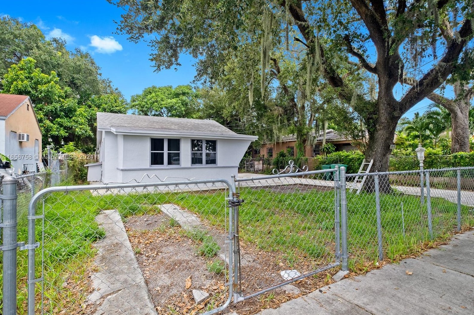 2919 30th St, Miami, FL 33142-6405