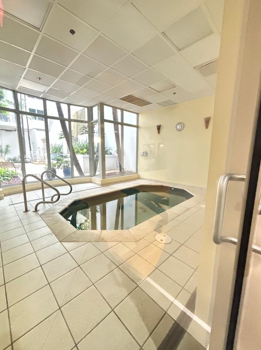 1830 Radius Dr, Hollywood FL  33020-7702 exterior