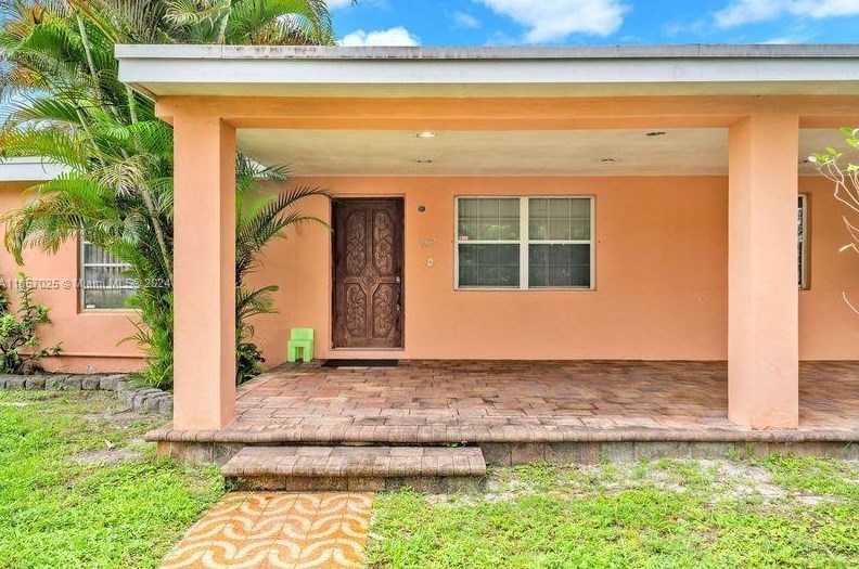 902 E 31st St #1, Hialeah, FL 33013