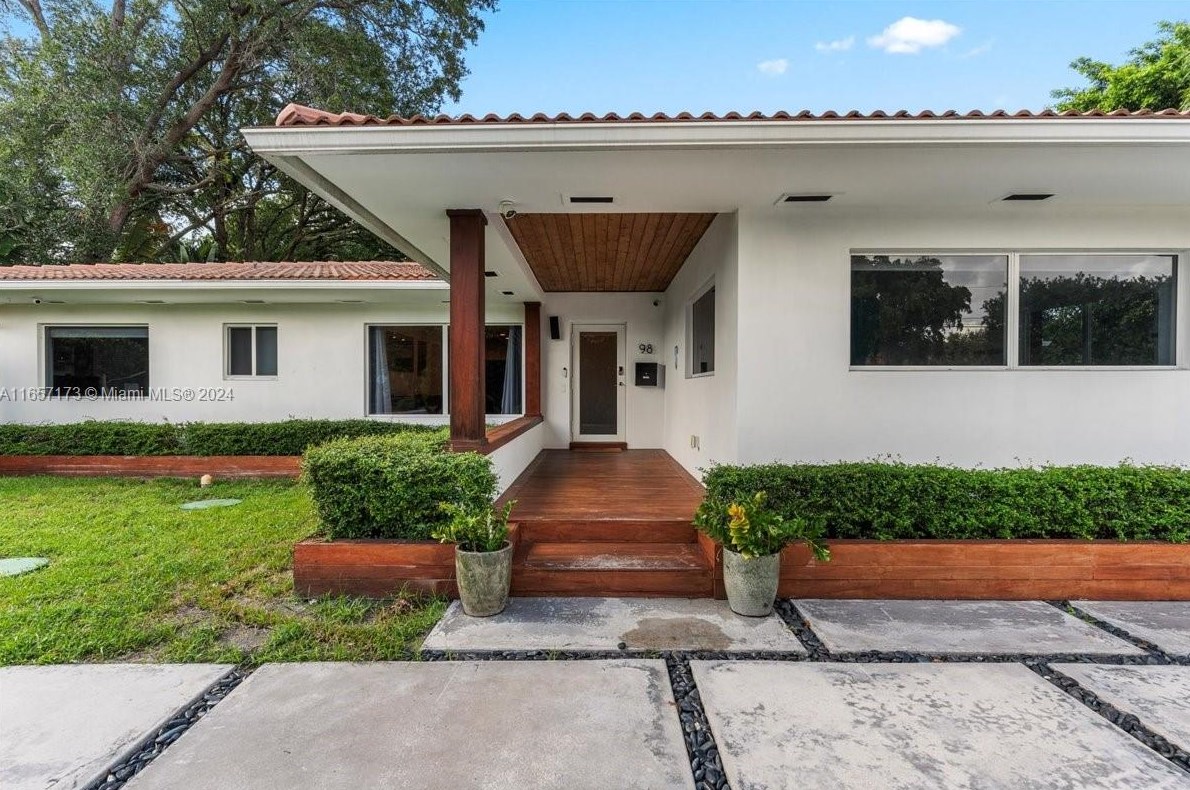 98 103rd St, Miami, FL 33138-2327