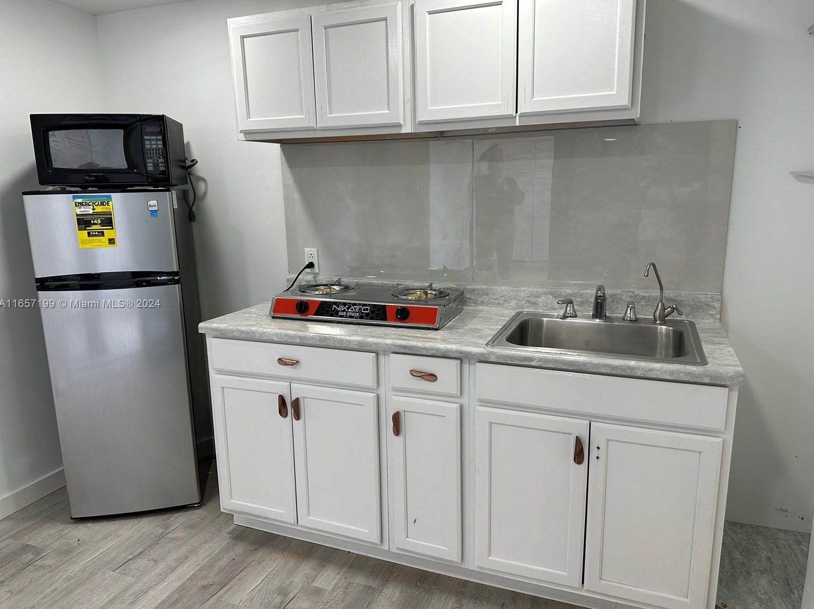 8480 Nw 14th St, Hollywood, FL 33024