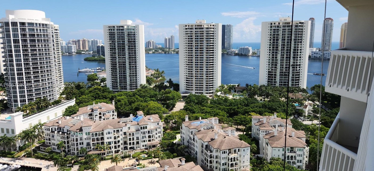 2000 Island Blvd, Miami FL 33160-4907 exterior