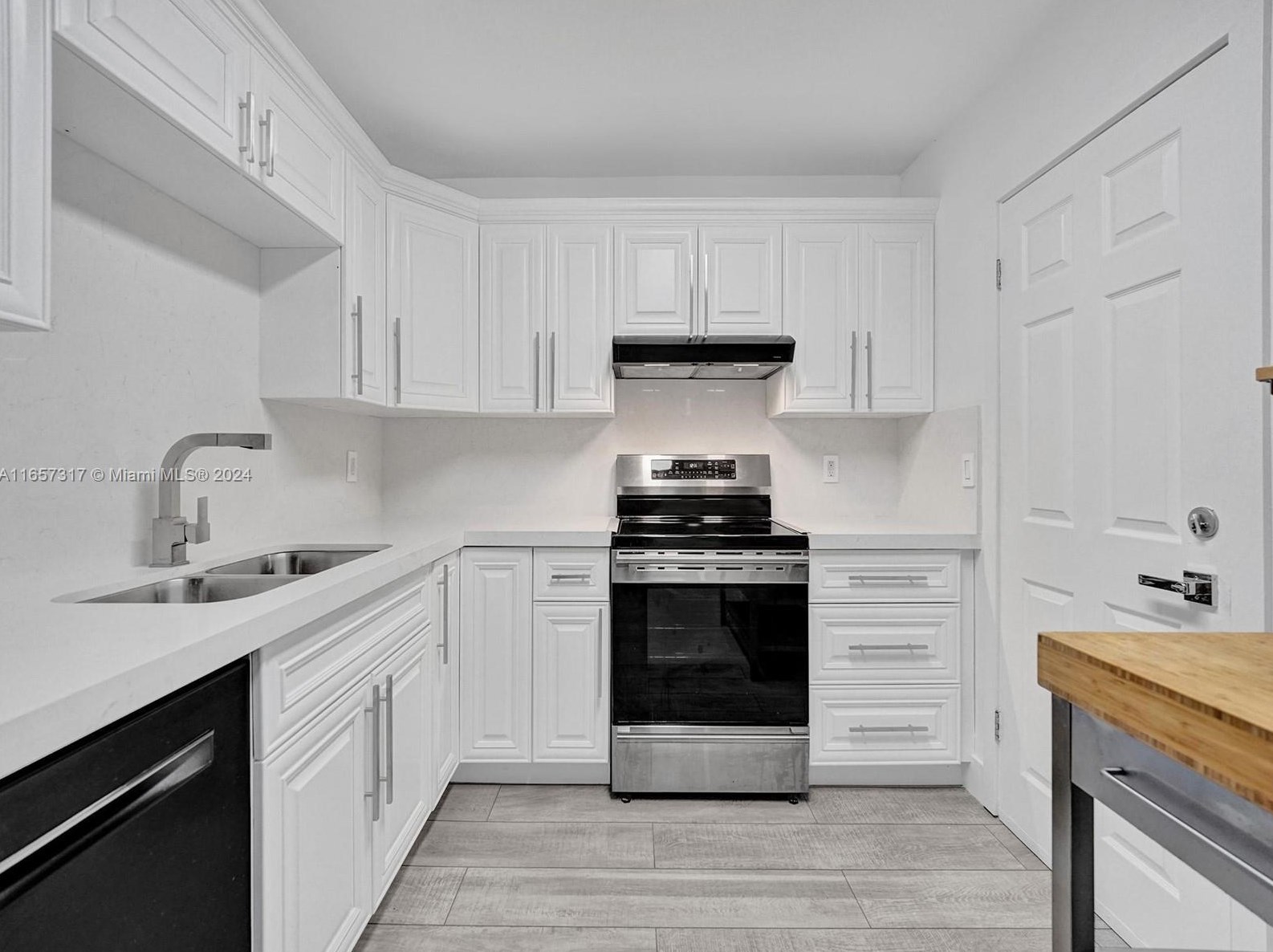 2446 Fillmore St, Hollywood FL 33020-4308 exterior