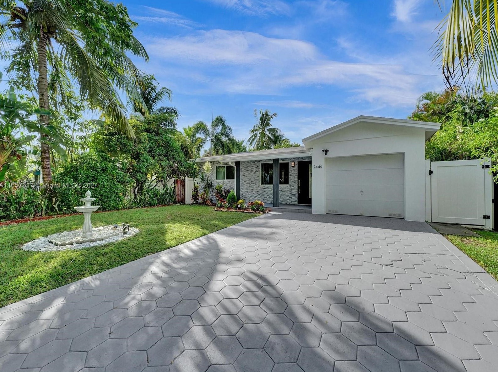 2446 Fillmore St, Hollywood FL 33020-4308 exterior