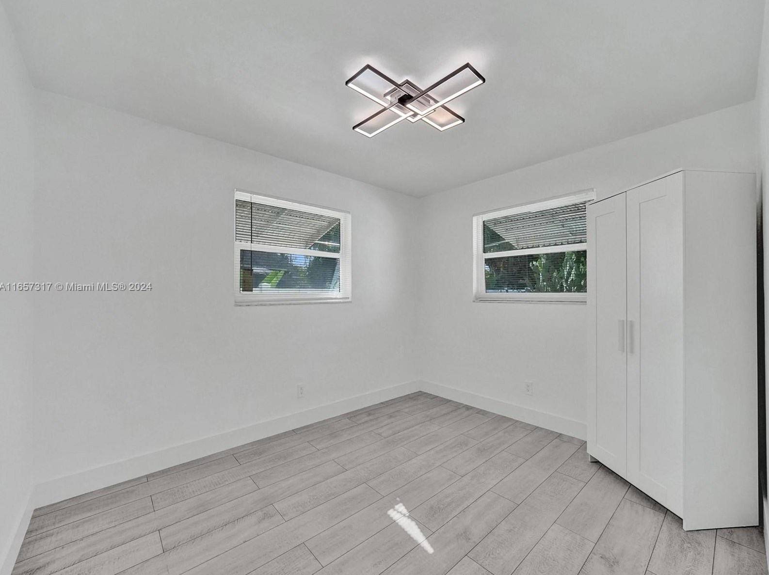 2446 Fillmore St, Hollywood FL 33020-4308 exterior