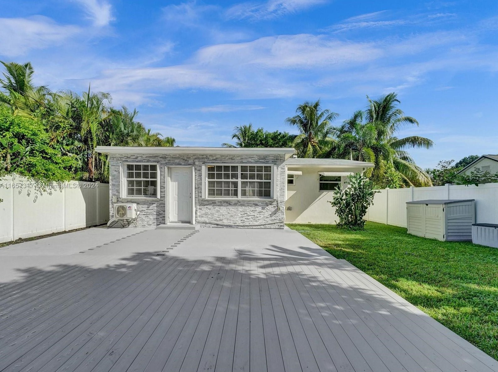 2446 Fillmore St, Hollywood FL 33020-4308 exterior