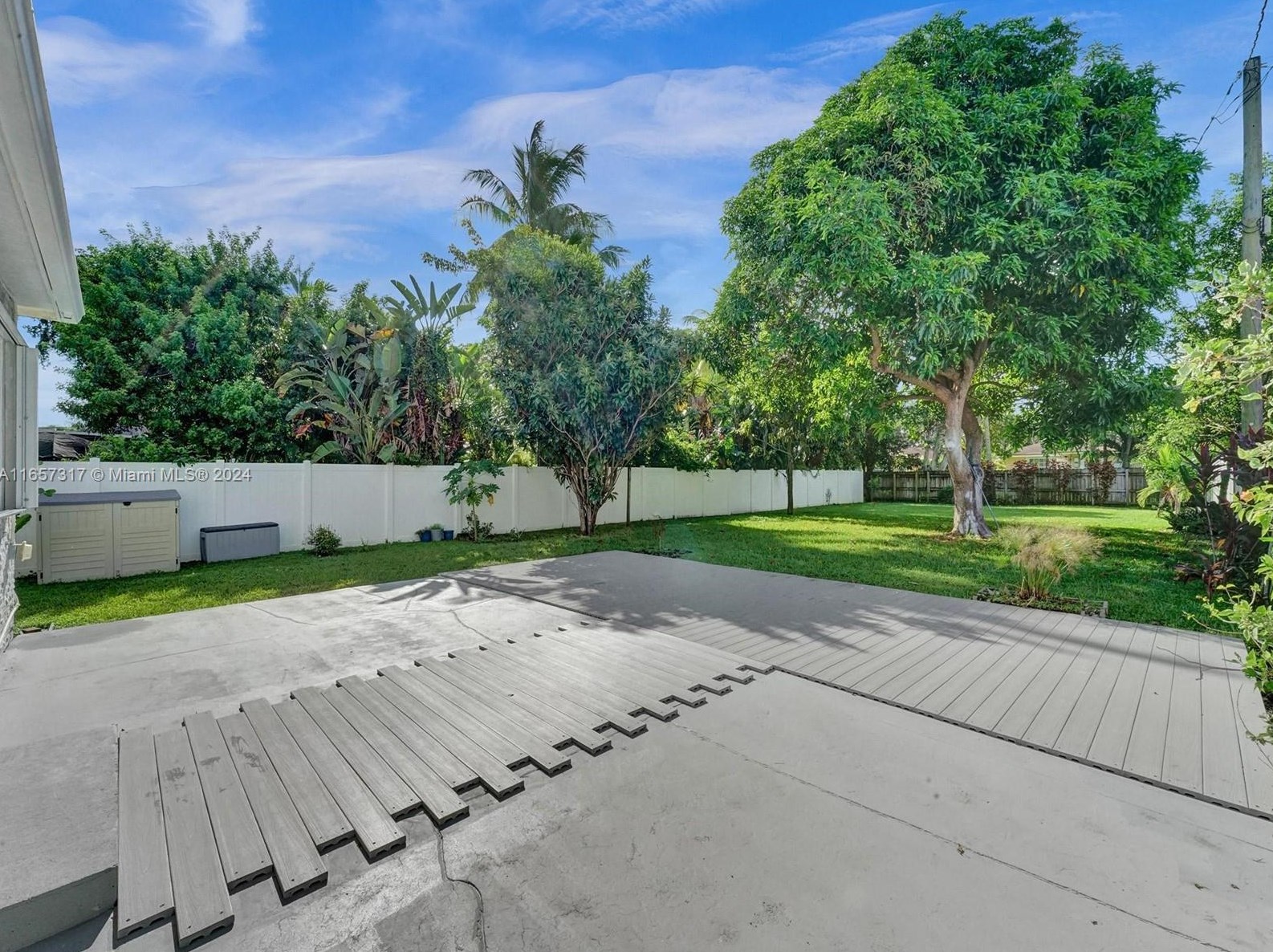 2446 Fillmore St, Hollywood FL 33020-4308 exterior