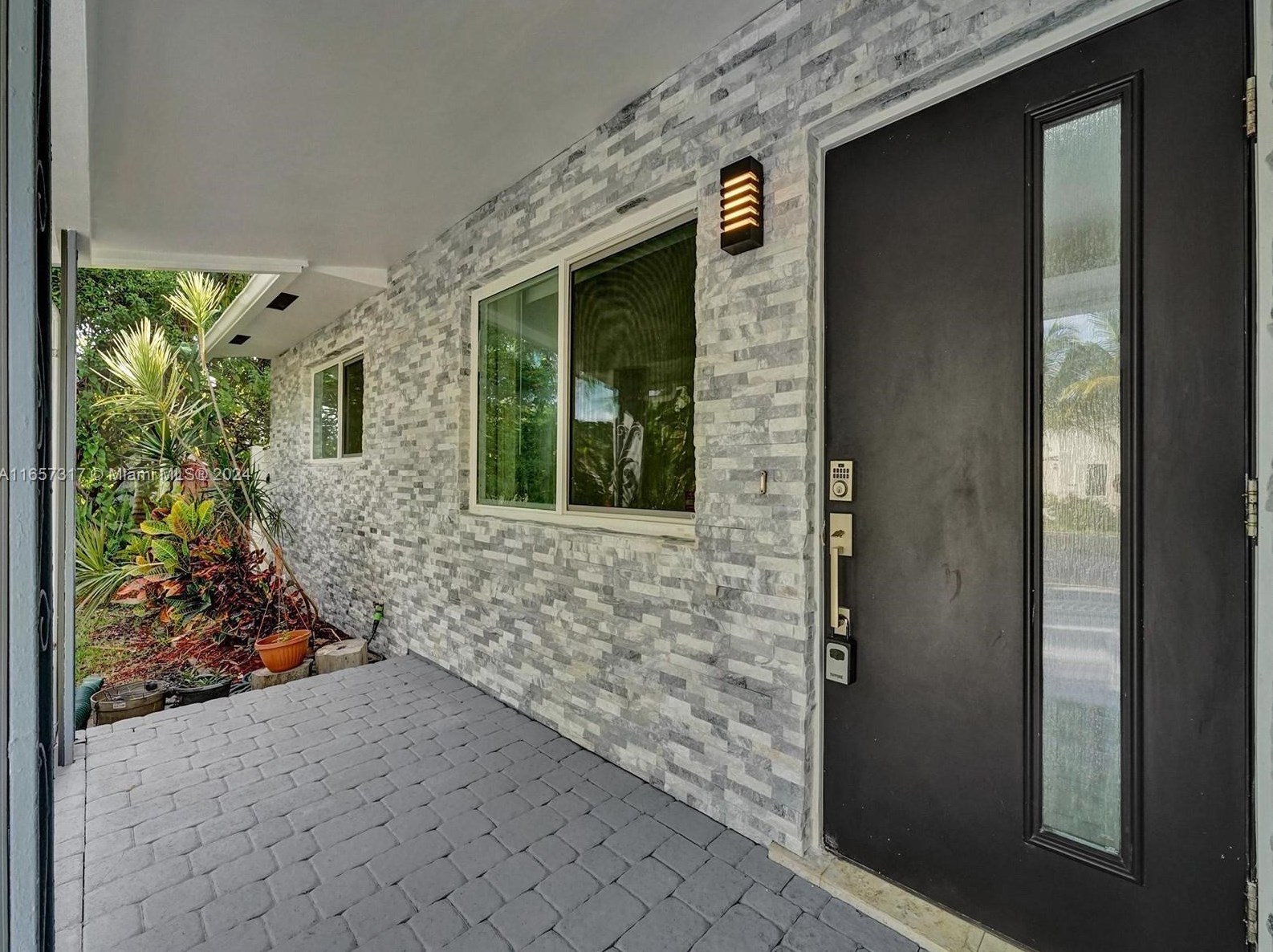 2446 Fillmore St, Hollywood FL 33020-4308 exterior