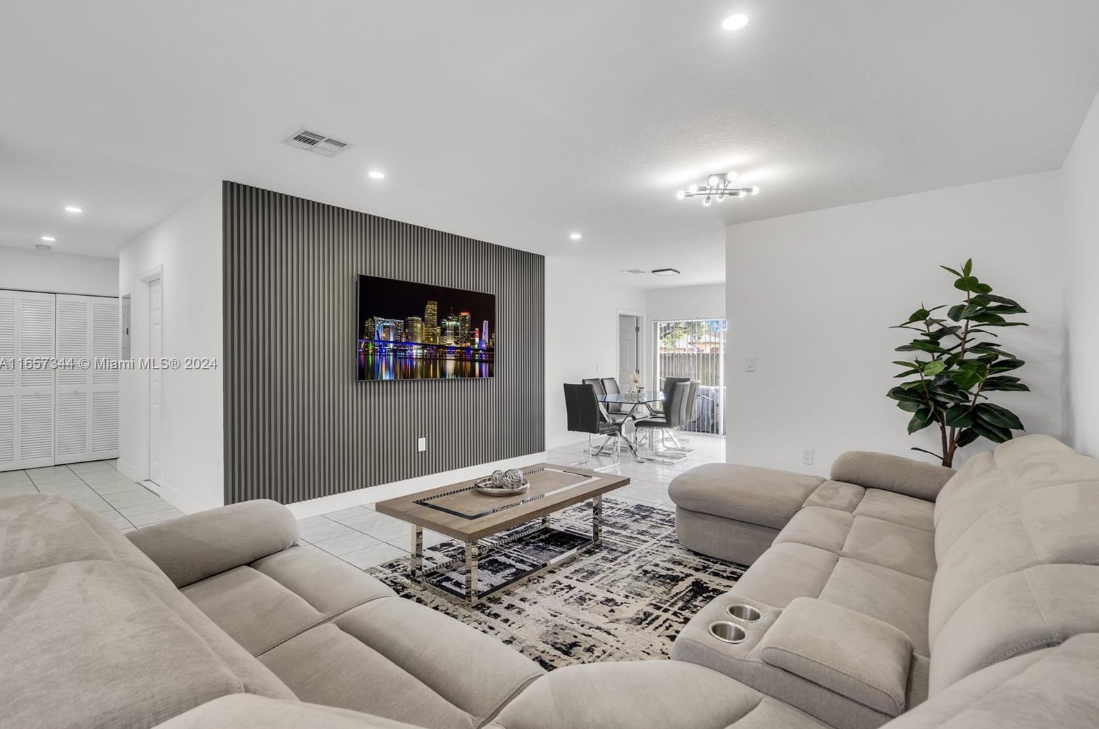 3850 202nd St, Miami, FL 33055-1432