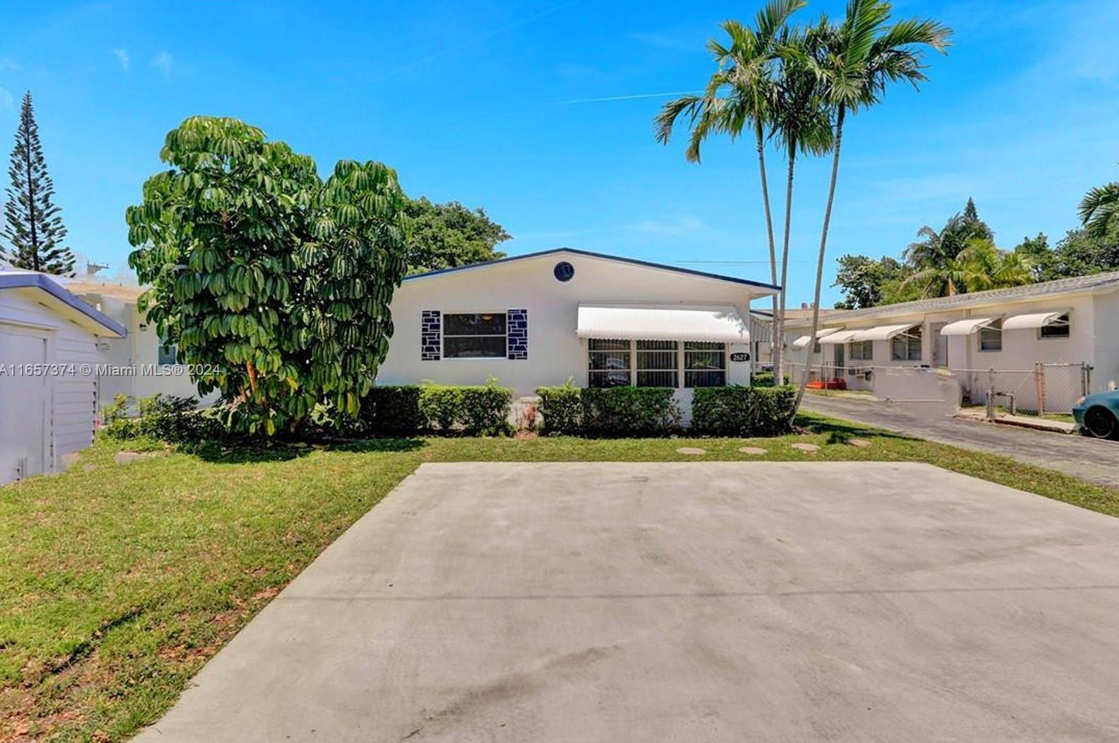2627 Lincoln St, Hollywood, FL 33020-3829
