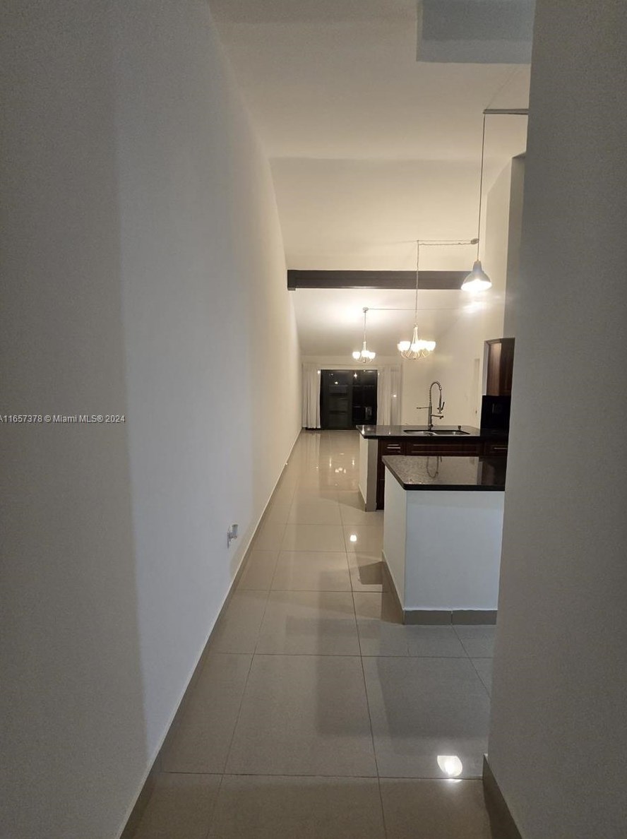 2341 Yucca Ave, Hollywood, FL 33026