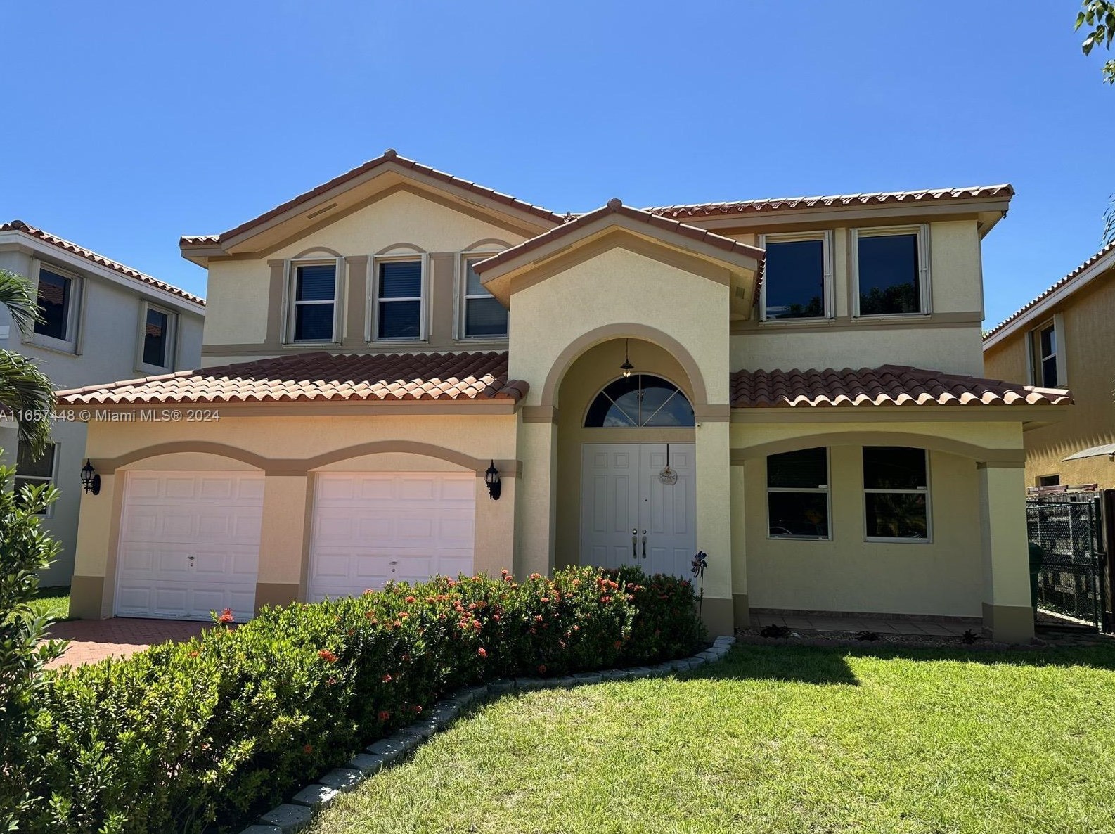 12864 7th St, Miami, FL 33182-2368