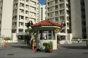 400 Kings Point Dr, Sunny Isles Beach, FL 33160 - Photo 12