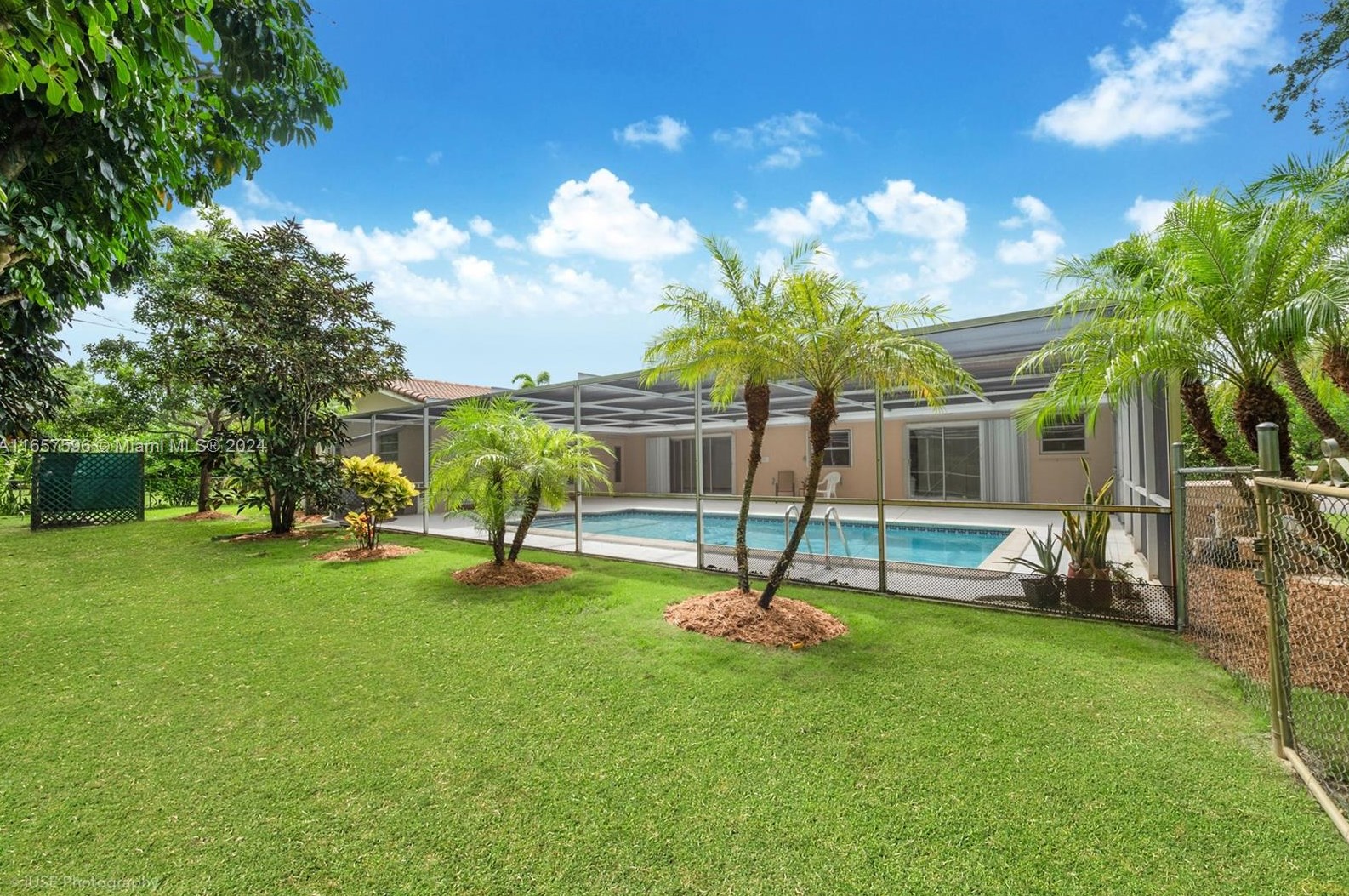 5685 85 St, Miami FL 33150-2642 exterior