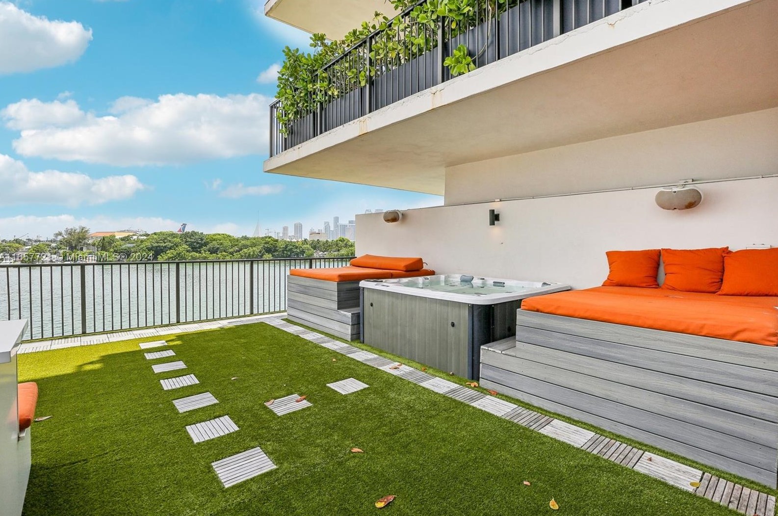 1000 Venetian Way #101, Miami, FL 33139