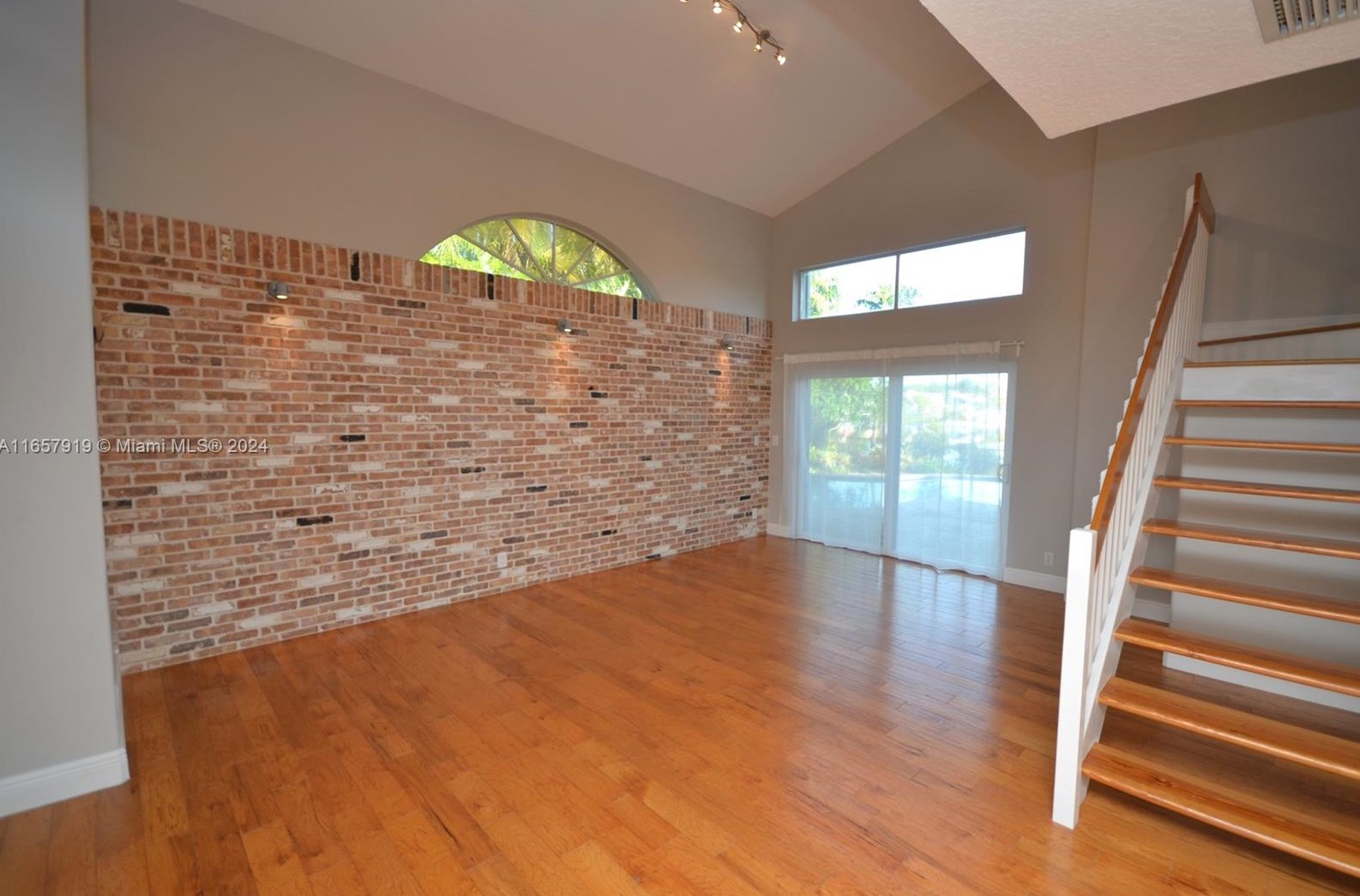 2561 Regalia Way, Hollywood, FL 33026