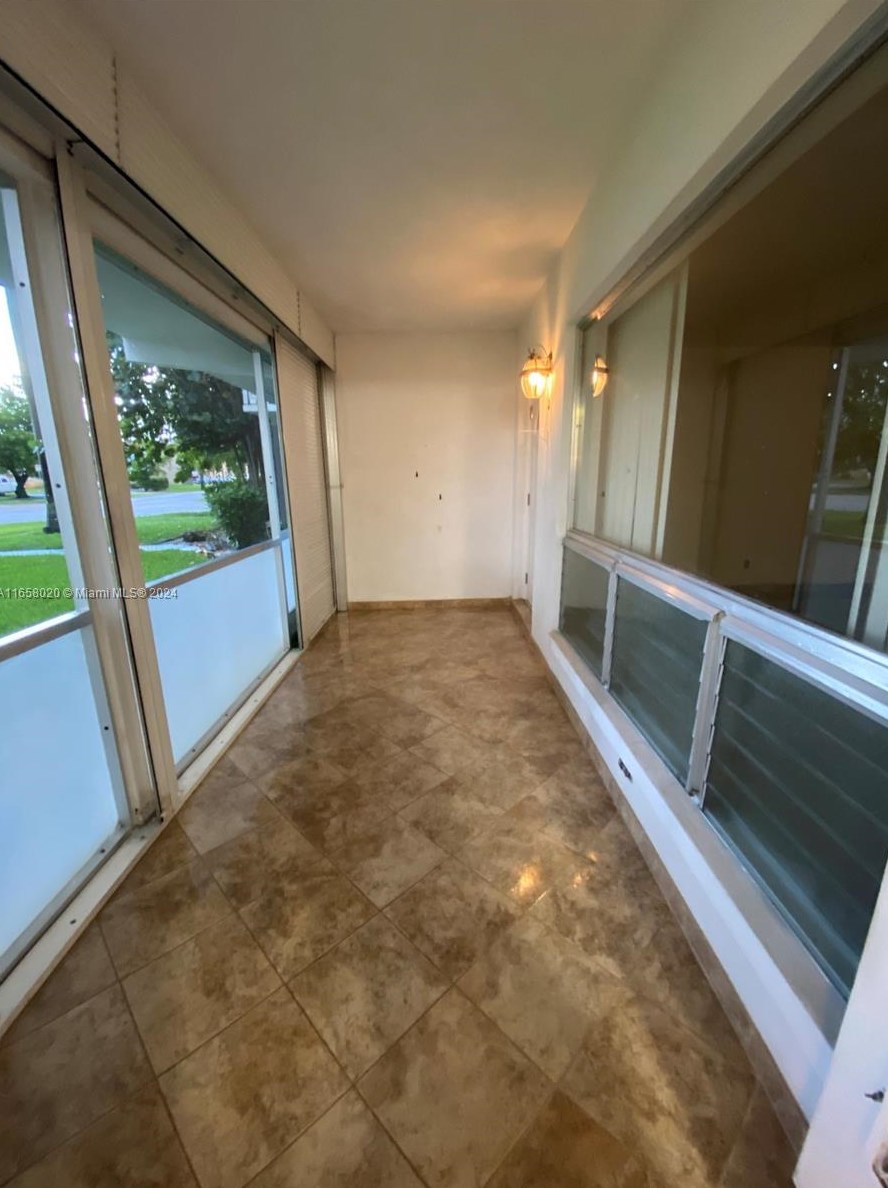 500 Luna Ct, Hollywood, FL 33021-7559