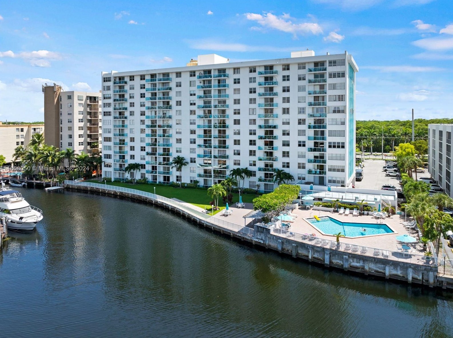 2841 Ne 163rd St #602, Miami, FL 33160