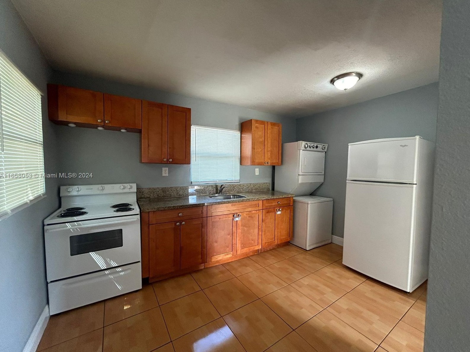 8274 Nw 1st Pl #b, Miami, FL 33150