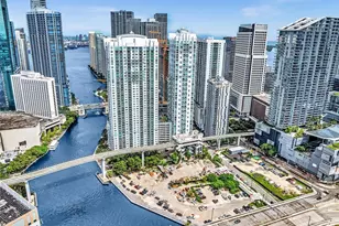 41 SE 5th St, Miami, FL 33131 - Photo 46