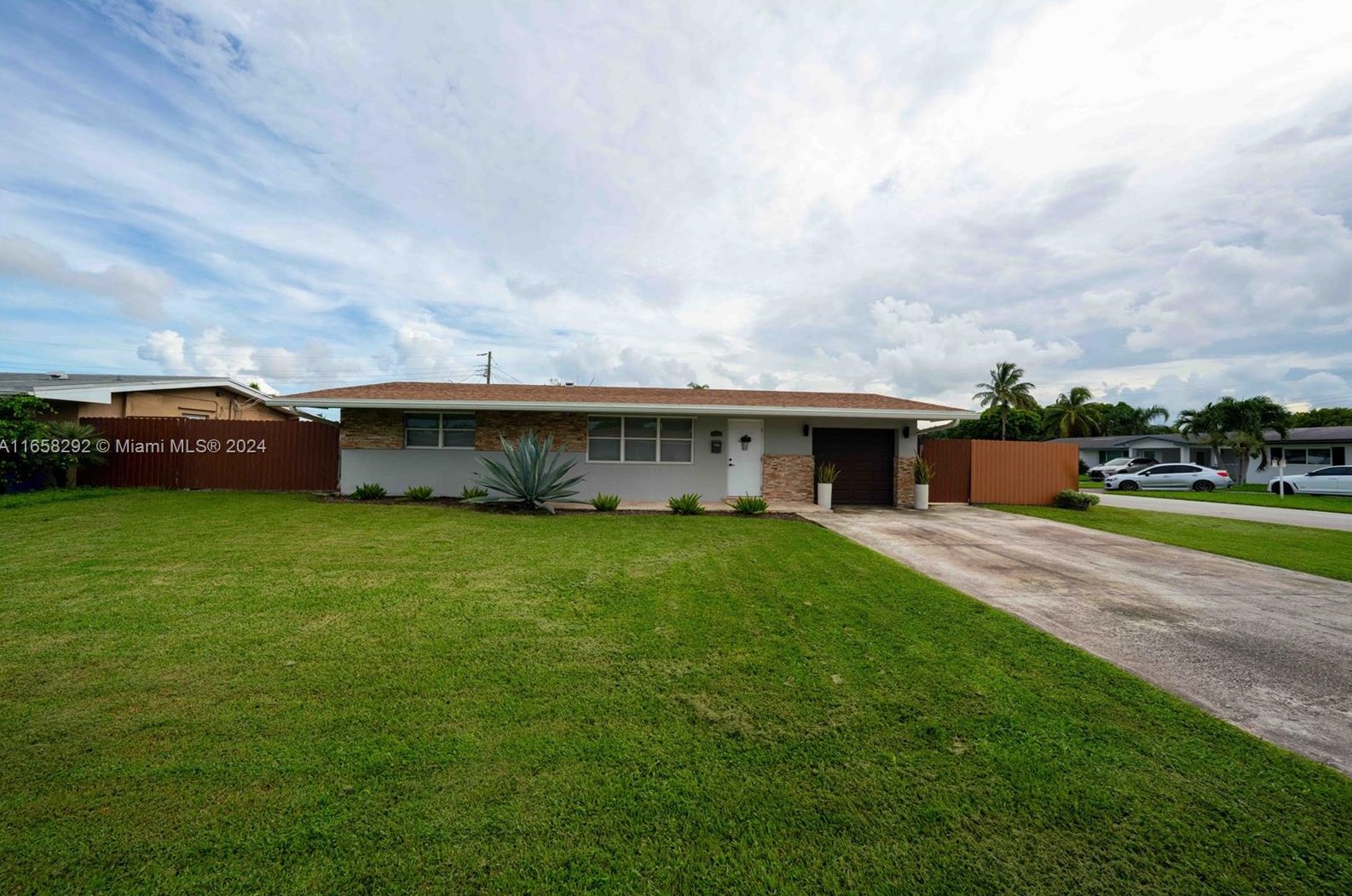 7930 12th St, Hollywood, FL 33024-5109