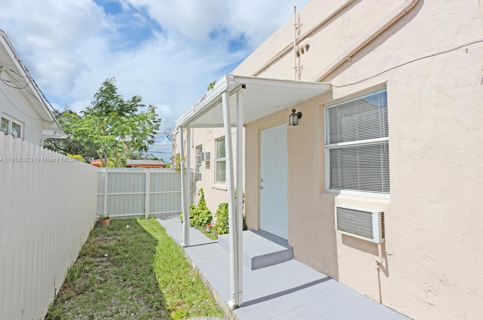 5835 Sw 4th St #d, Miami, FL 33144