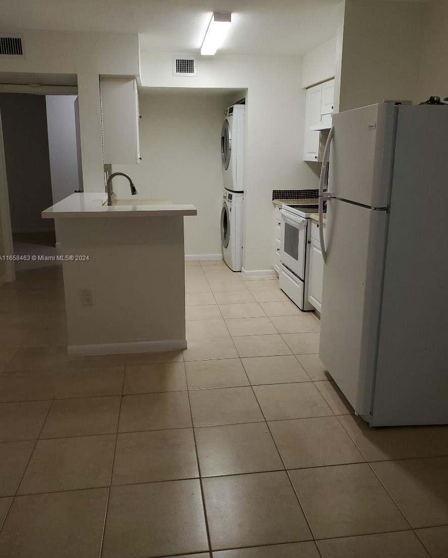15221 80th St, Miami, FL 33193-1374