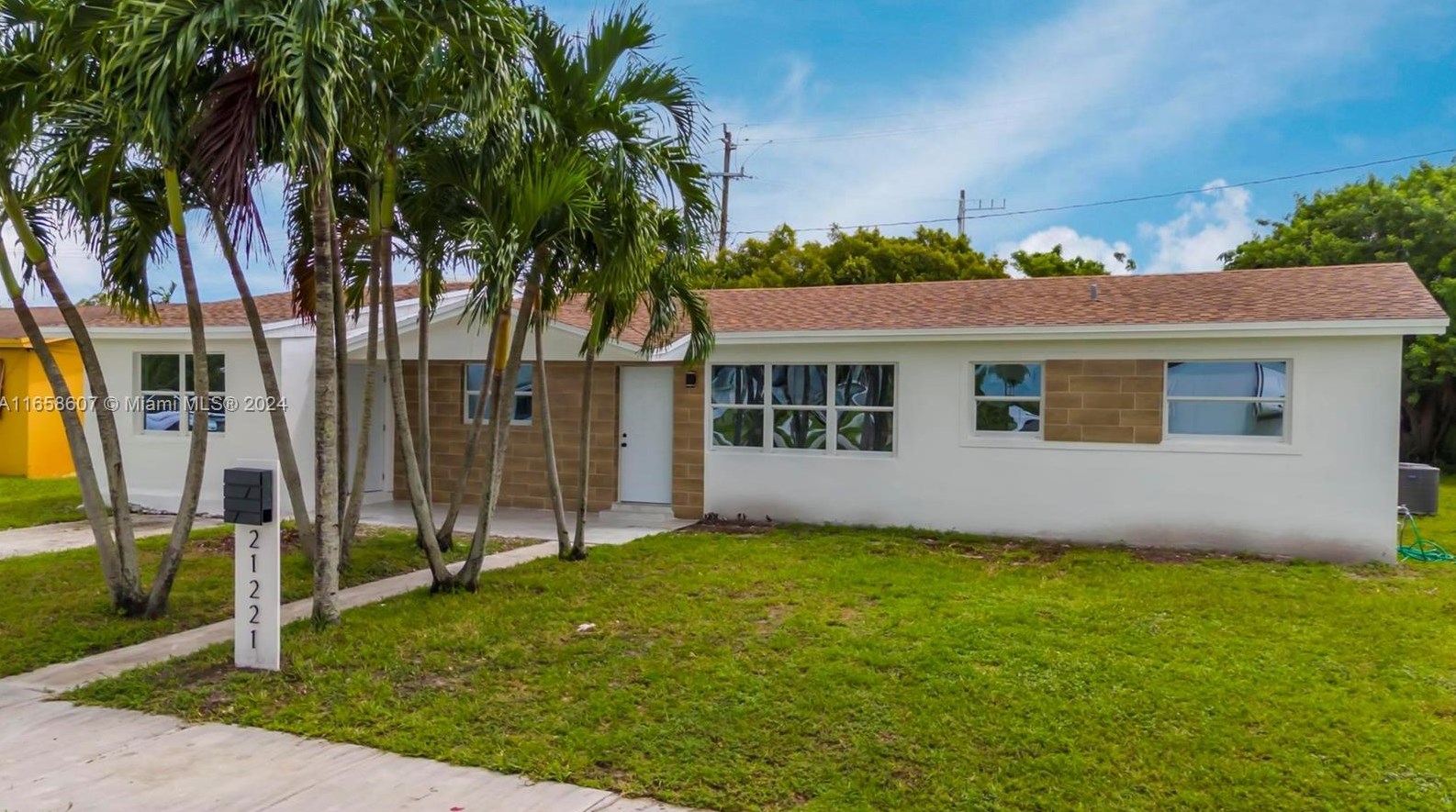 21221 27th Ct, Miami, FL 33056-1104