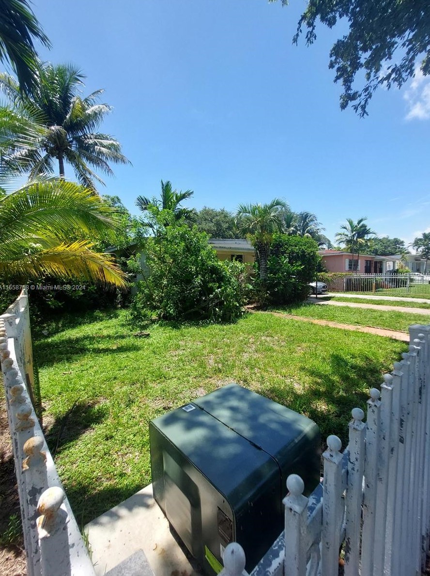 980 Ne 146th St, Miami, FL 33161