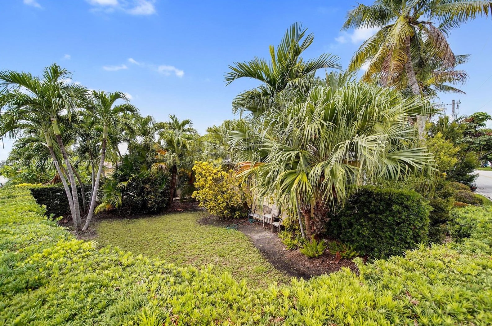 600 93rd St, Miami, FL 33138-2907