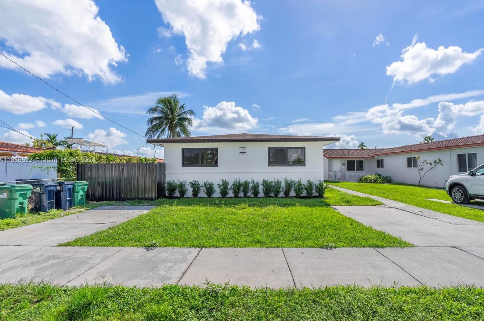 3221 90th Ave, Miami, FL 33165-4252