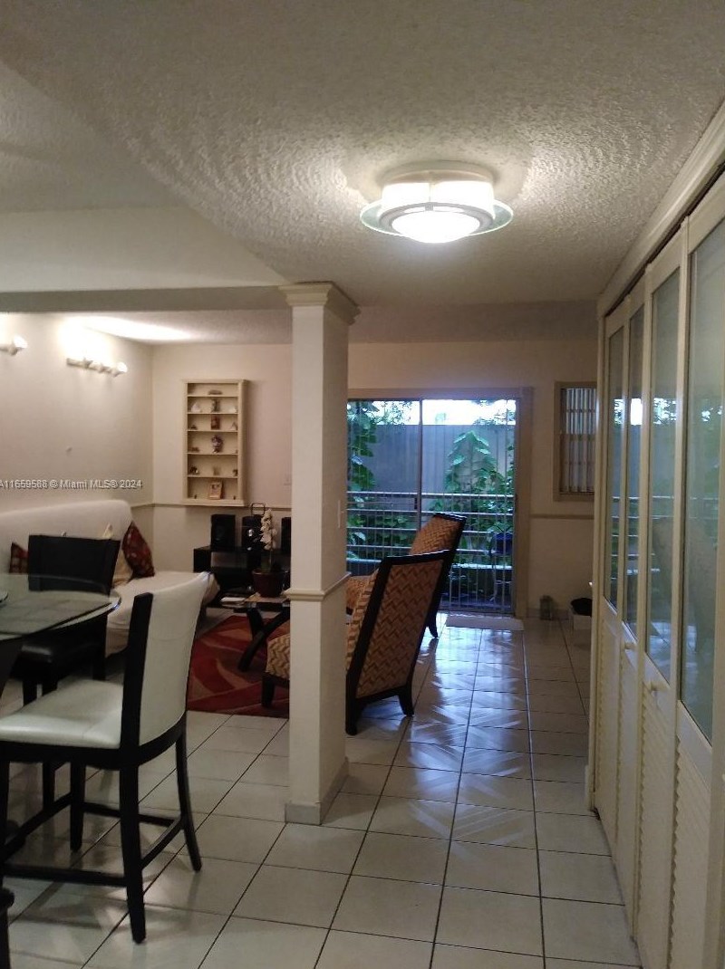 11183 Nw 7th St #202-20, Miami, FL