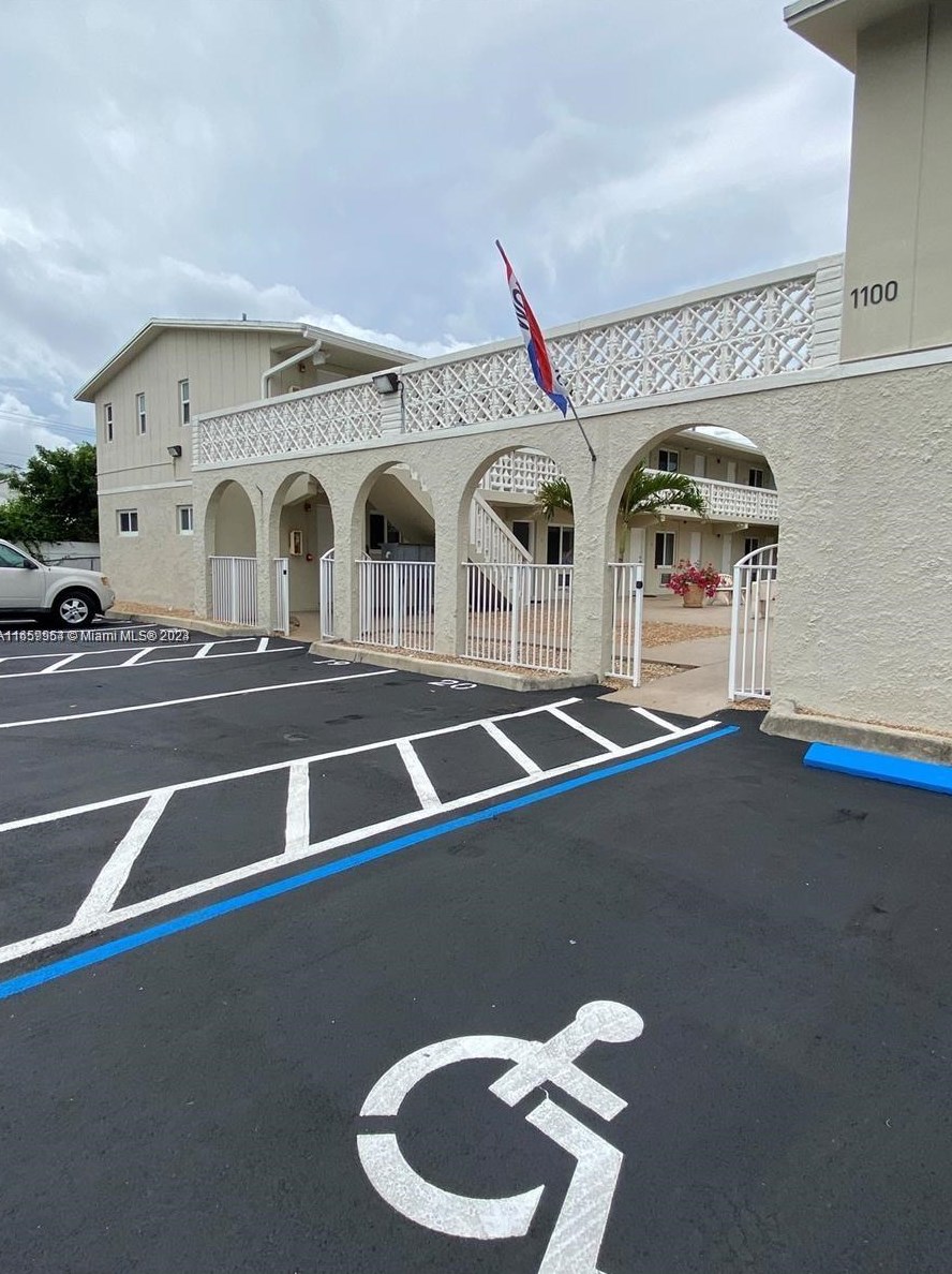 1100 Sw 36th Ct #10, Miami, FL 33135