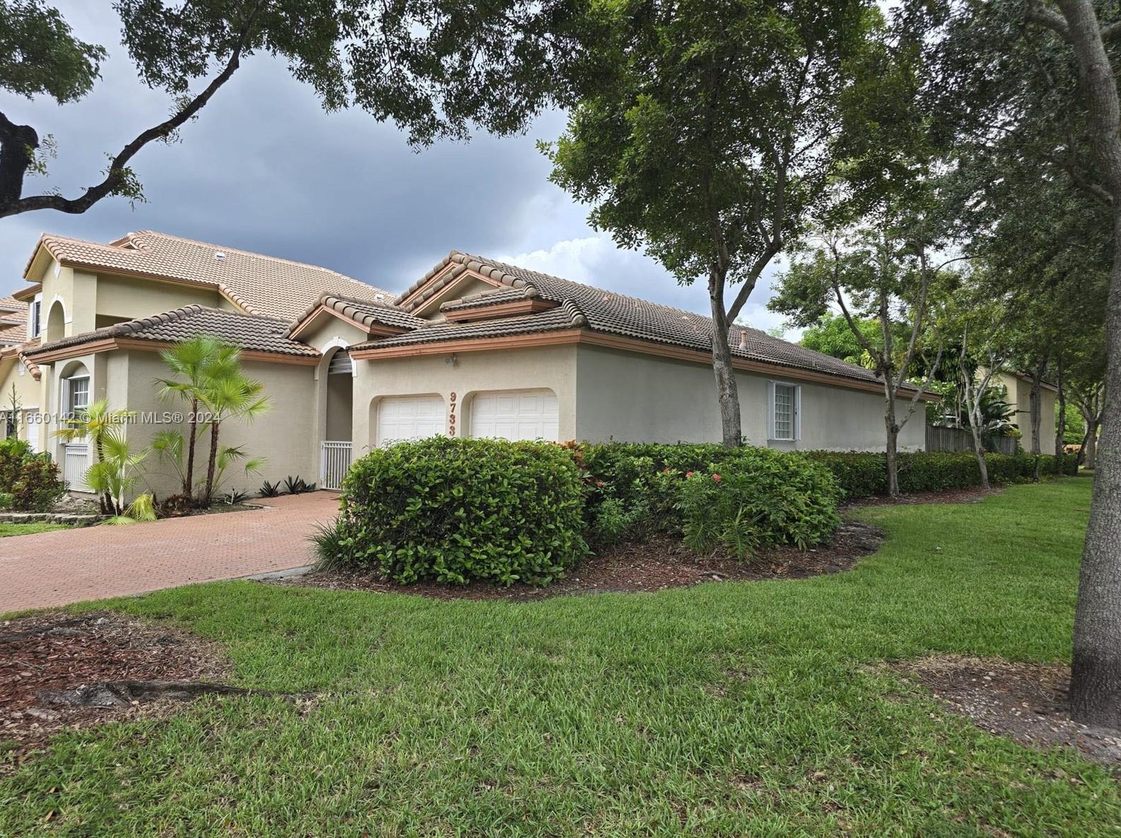 9733 Nw 31st St, Miami, FL 33172