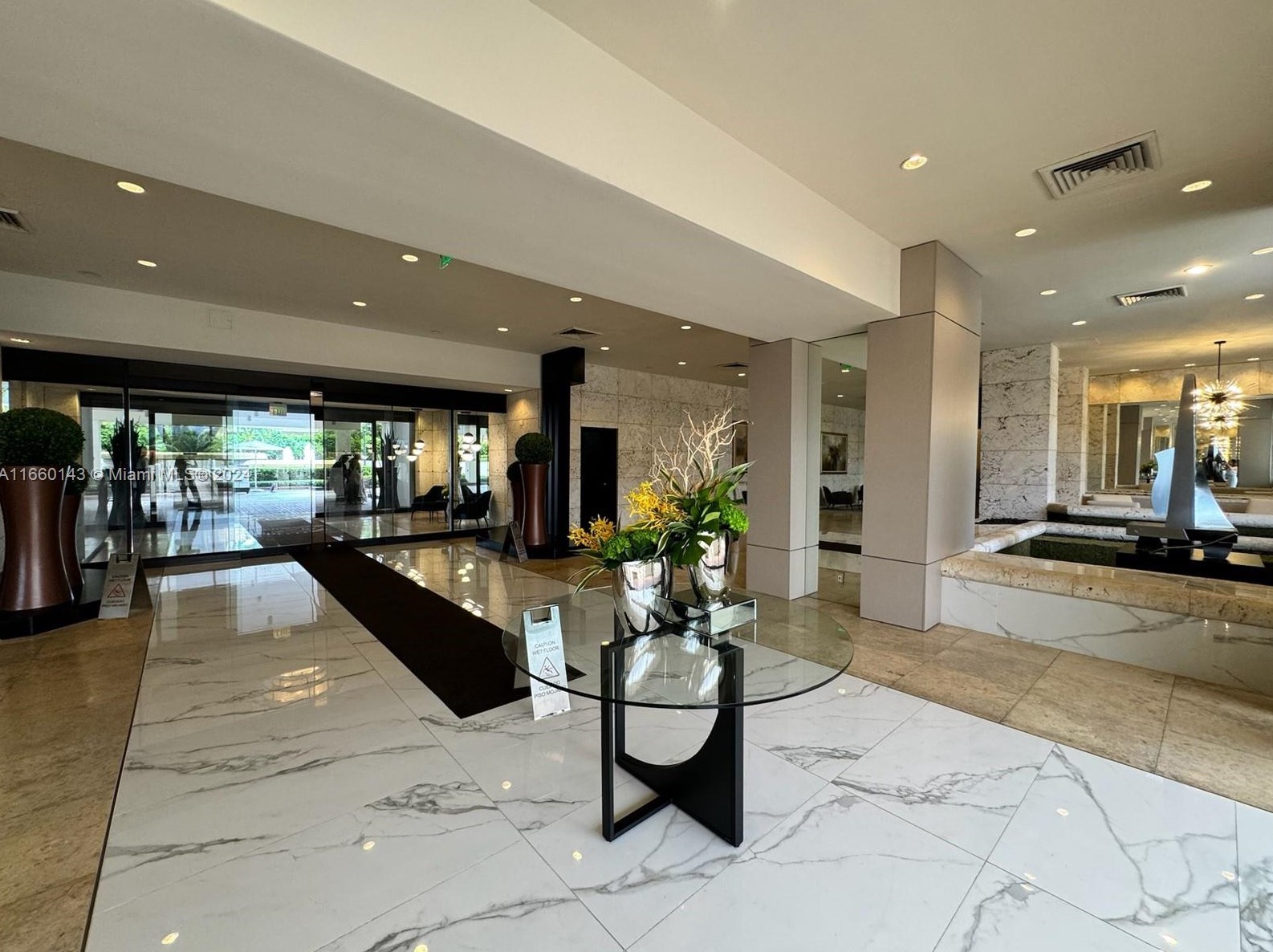 1000 Island Blvd, Miami FL 33160-4940 exterior