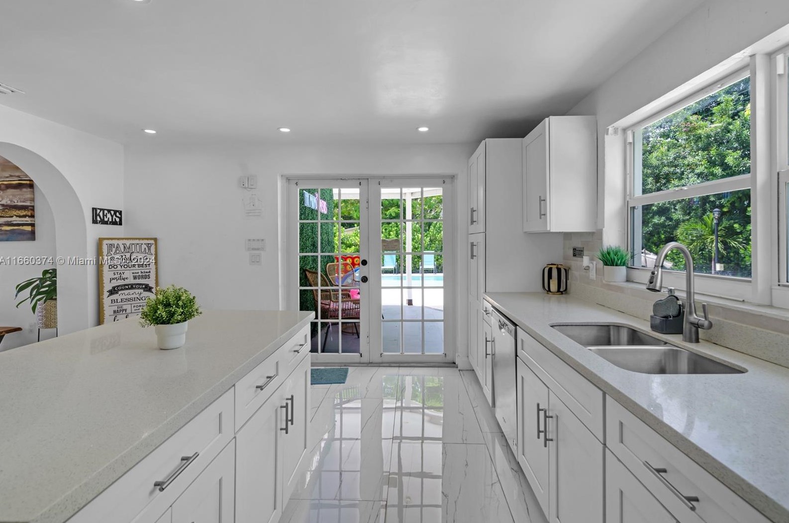 1201 211 St, Miami FL 33056-1121 exterior