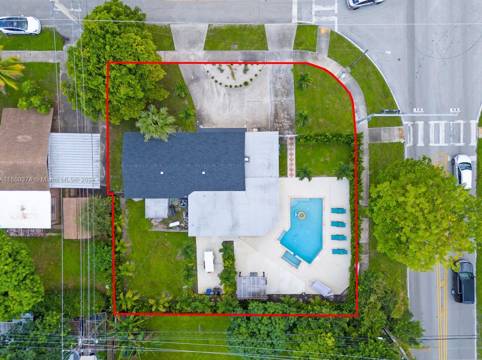 1201 211 St, Miami FL 33056-1121 exterior