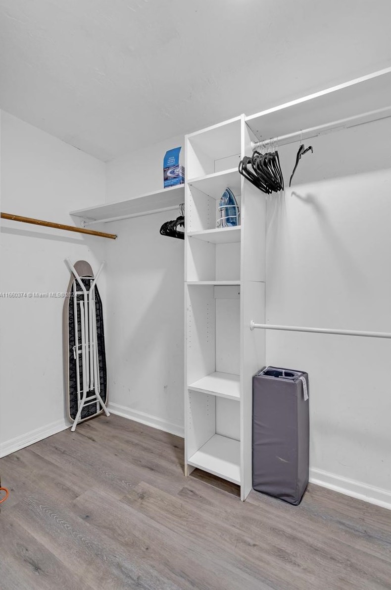 1201 211 St, Miami FL 33056-1121 exterior