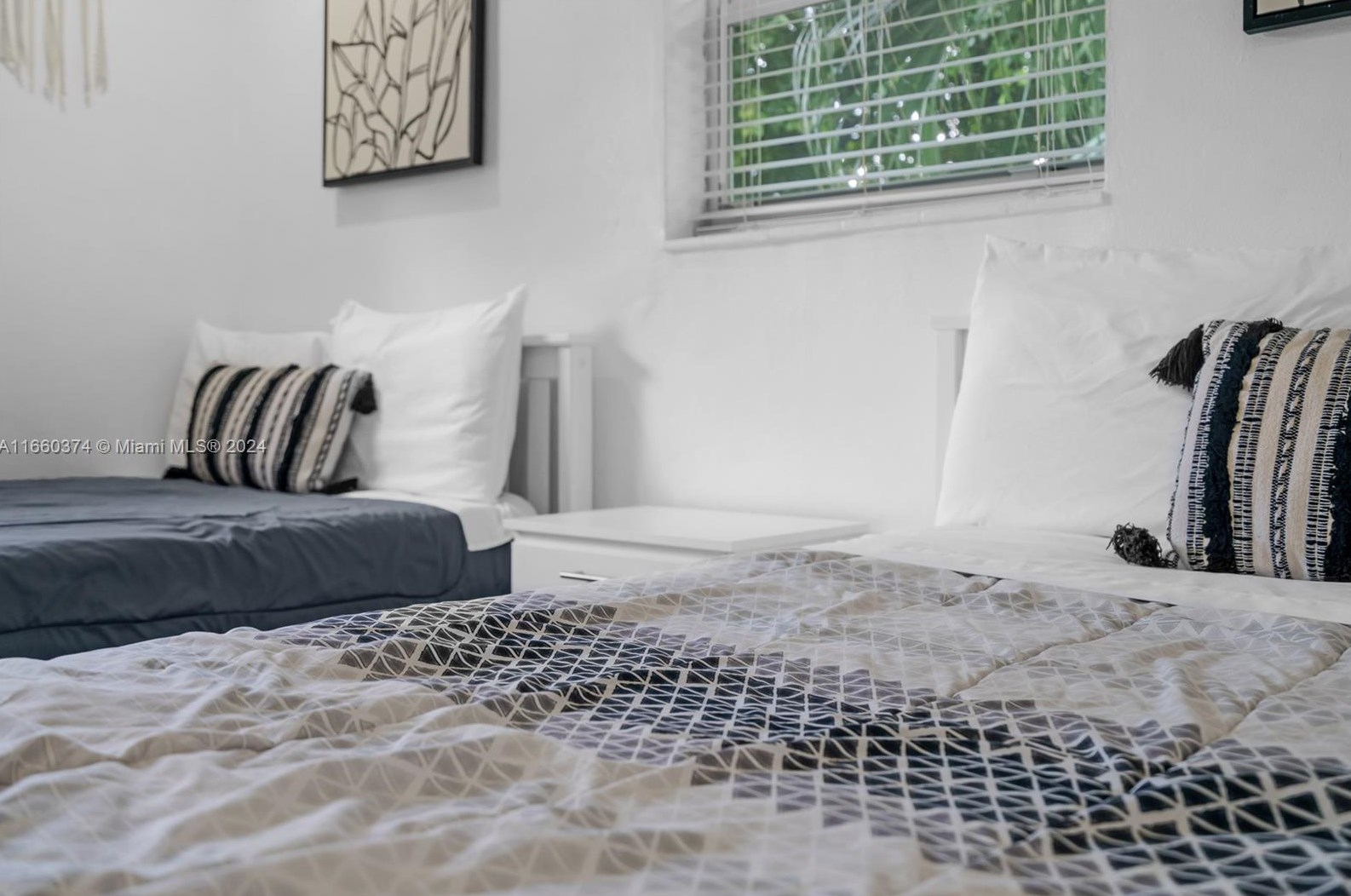 1201 211 St, Miami FL 33056-1121 exterior