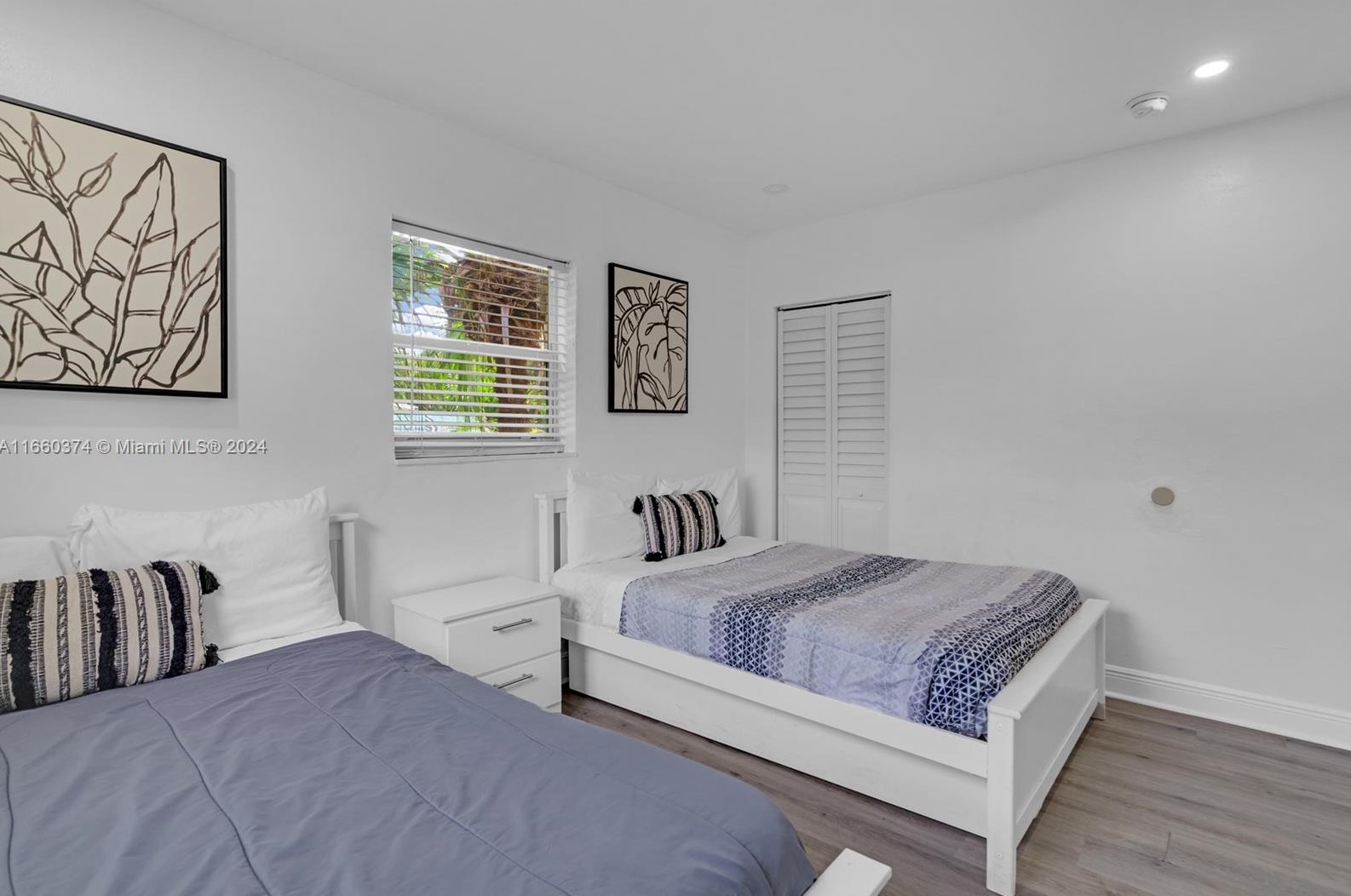 1201 211 St, Miami FL 33056-1121 exterior