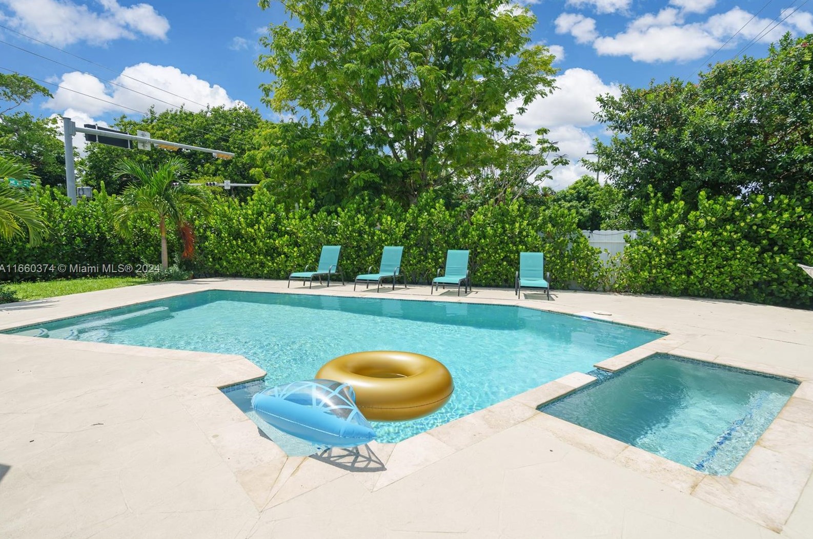 1201 211 St, Miami FL 33056-1121 exterior