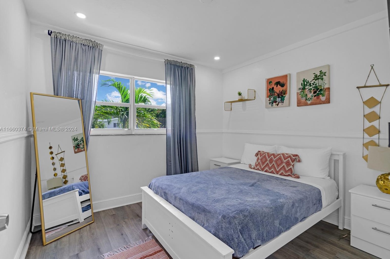 1201 211 St, Miami FL 33056-1121 exterior