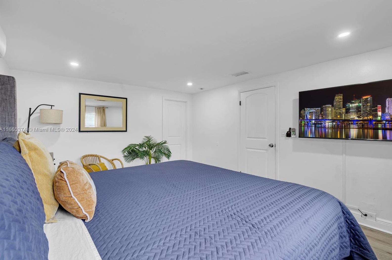 1201 211 St, Miami FL 33056-1121 exterior