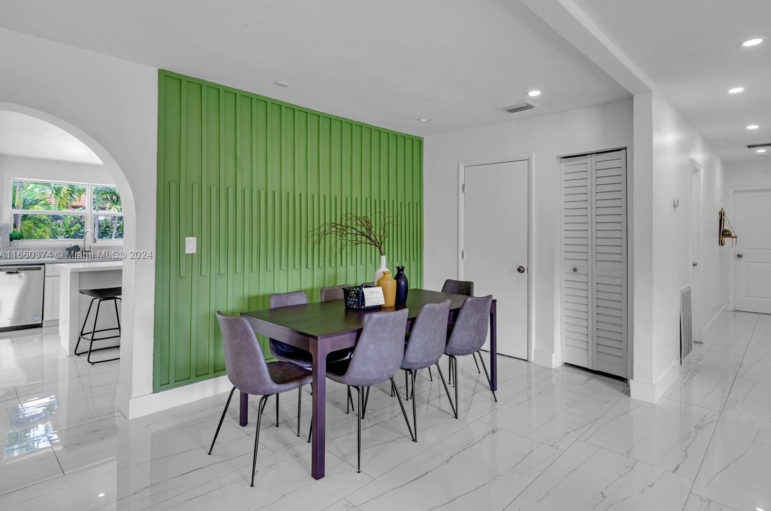 1201 211 St, Miami FL 33056-1121 exterior