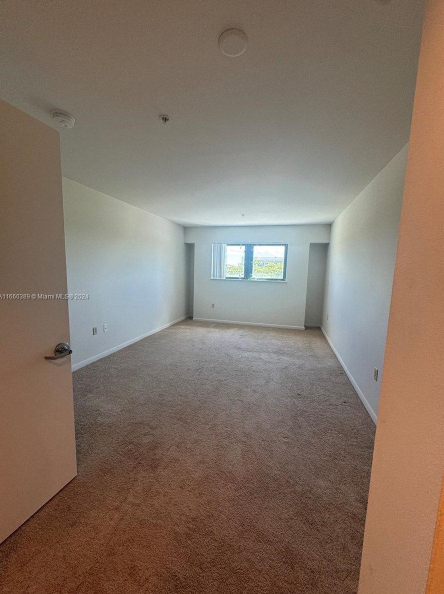 5739 72nd St, Miami, FL