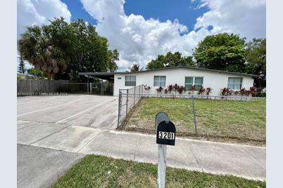 3201 NW 5th Ct, Lauderhill, FL 33311 - Photo 1