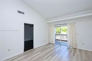 446 SW 113th Way, Pembroke Pines, FL 33025 - Photo 4