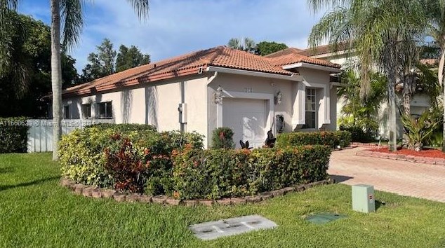 19245 Nw 14th St, Hollywood, FL 33029