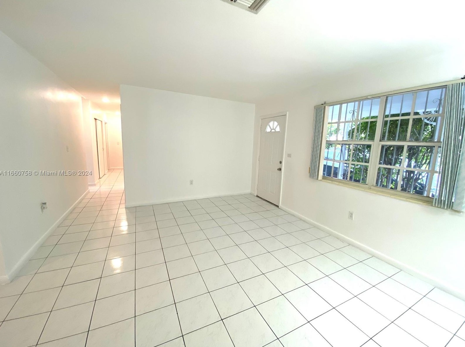 1801 Sw 19th St, Miami, FL 33125